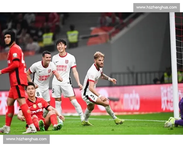 上海海港双线攻坚：补防强阵剑指双冠